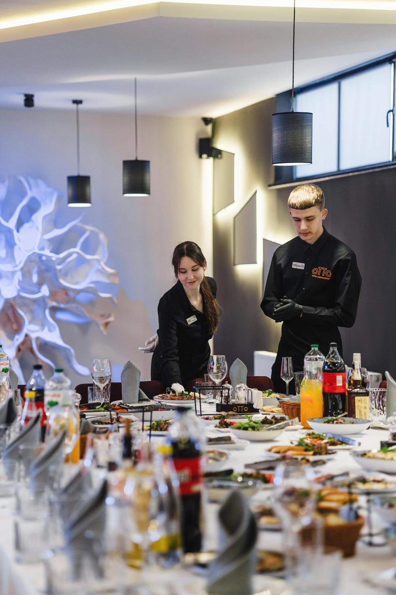 Otto Hotel-Restaurant Ривне Екстериор снимка